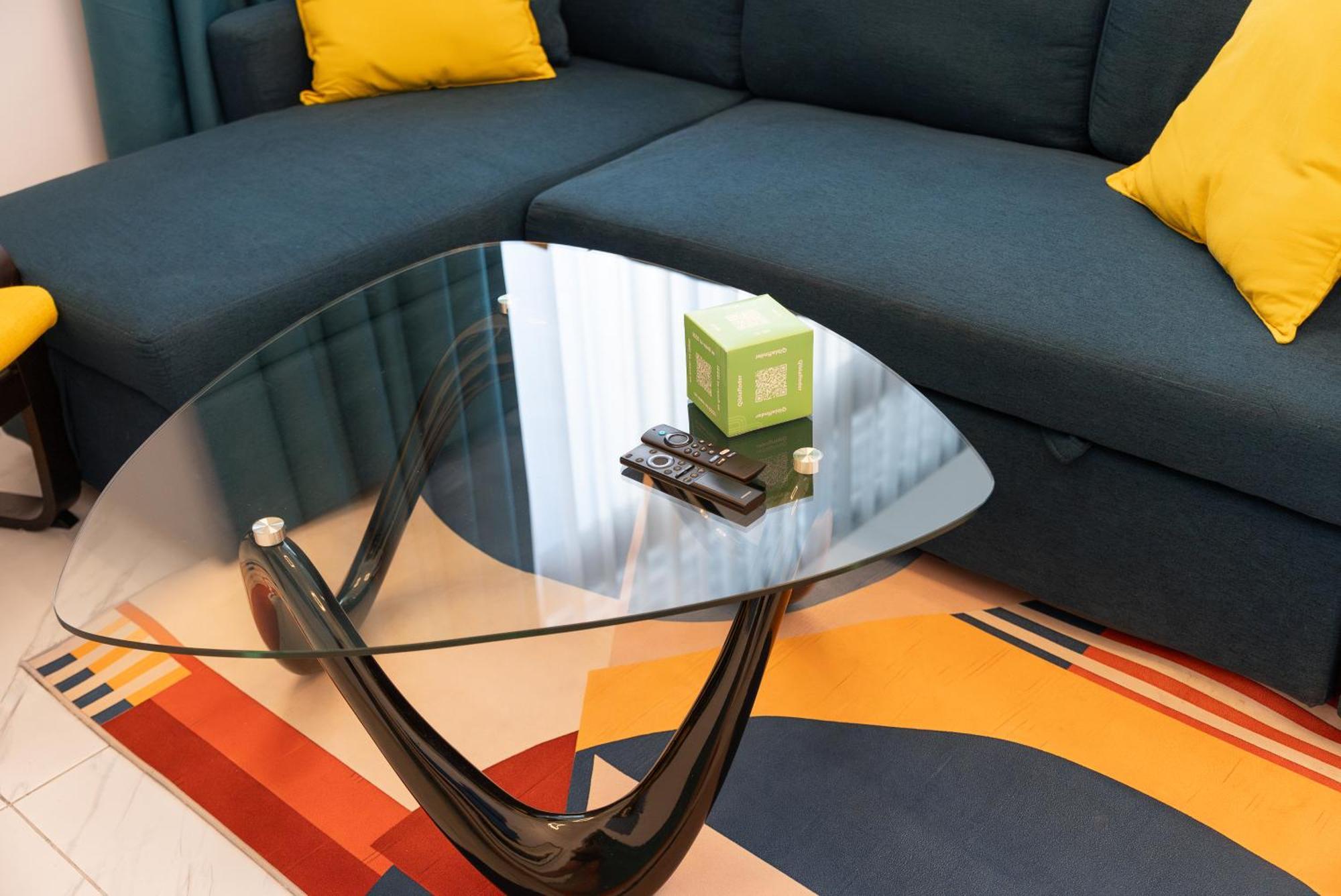 Izzzi Life Mint Aparthotel Dubai Bagian luar foto
