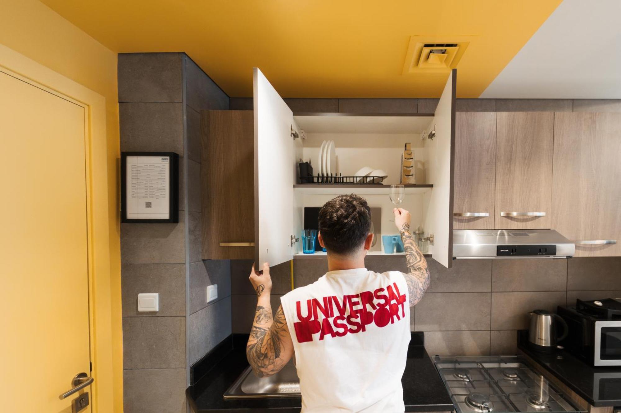 Izzzi Life Mint Aparthotel Dubai Bagian luar foto
