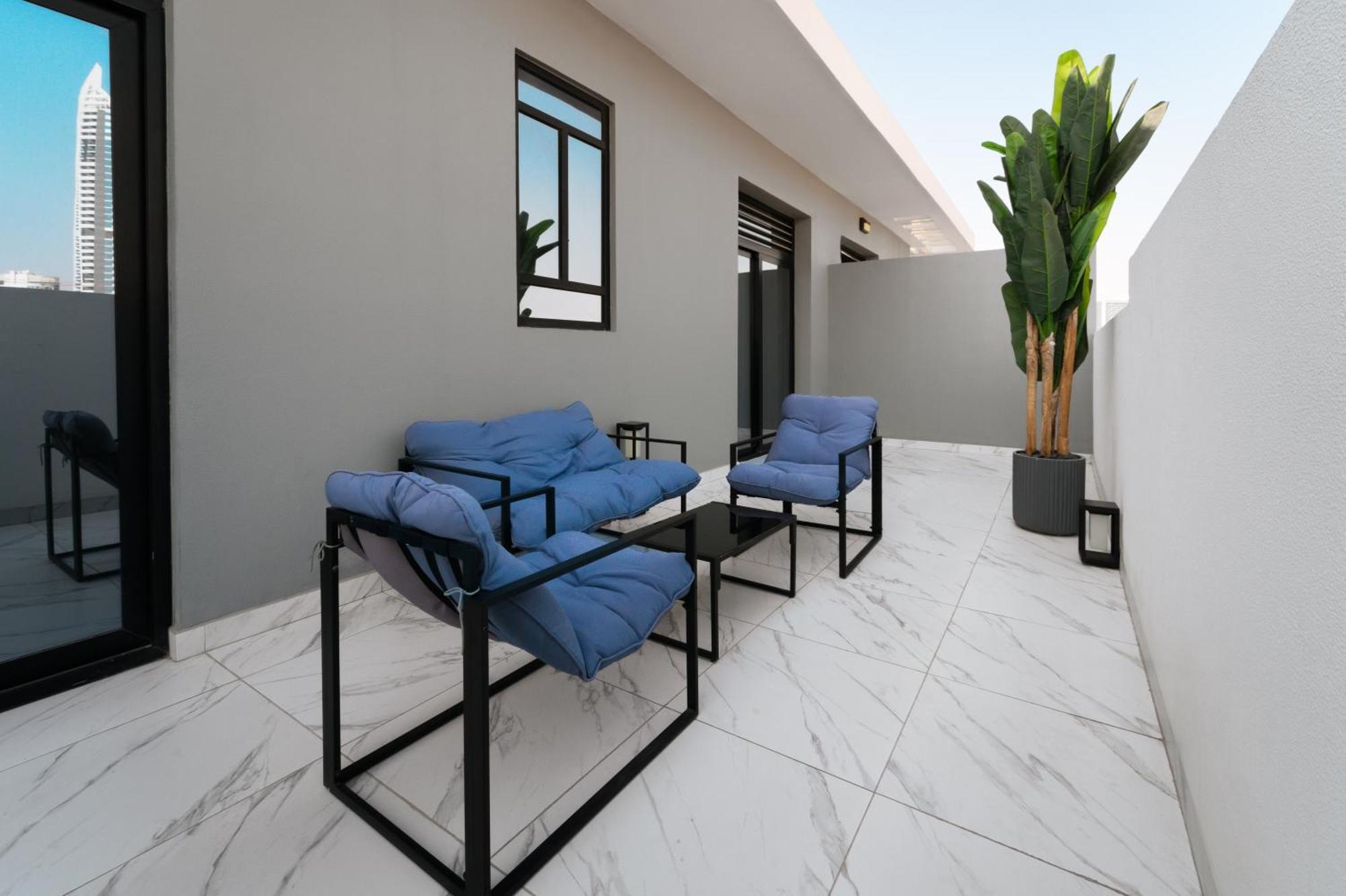 Izzzi Life Mint Aparthotel Dubai Bagian luar foto