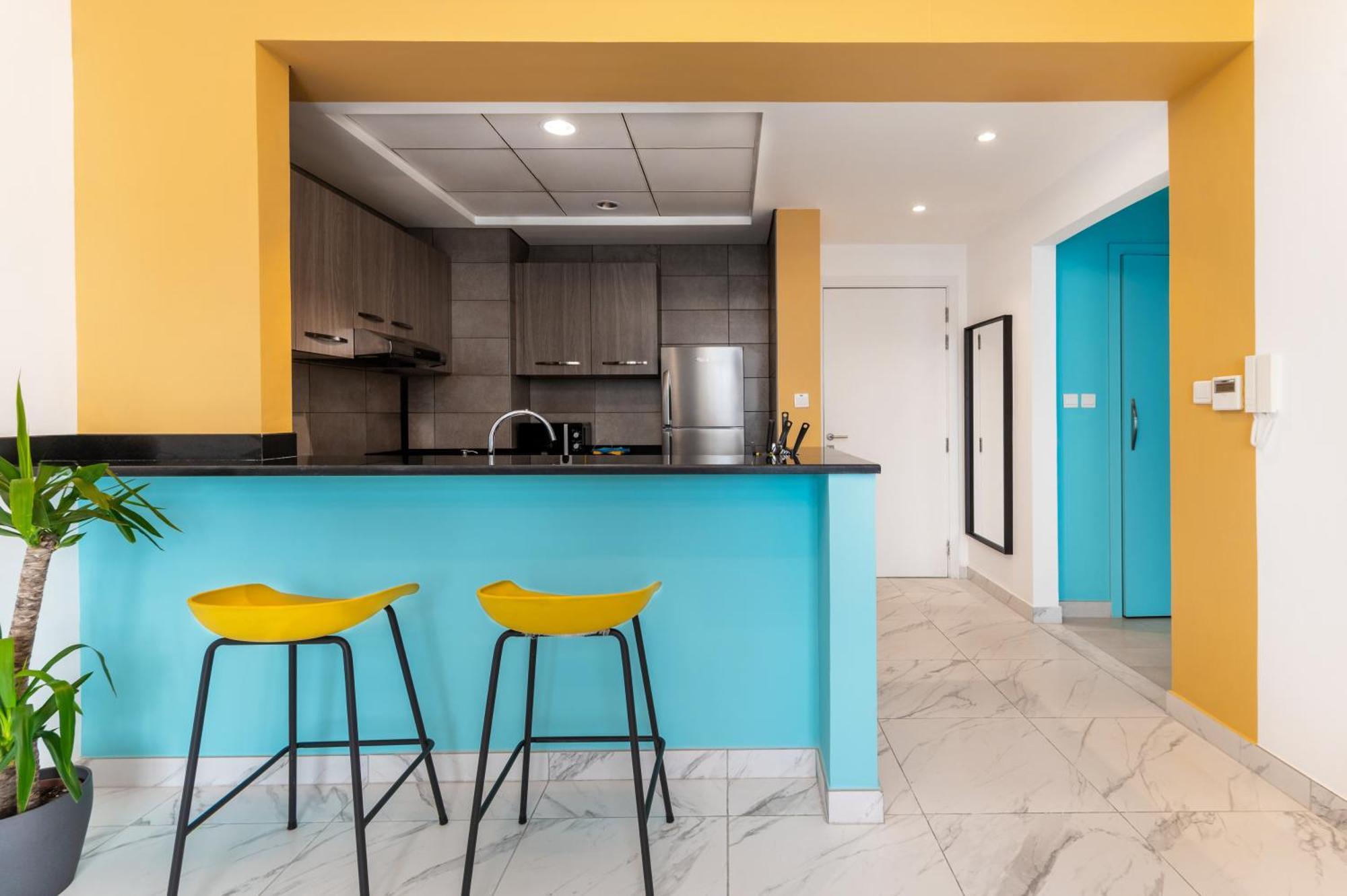 Izzzi Life Mint Aparthotel Dubai Bagian luar foto