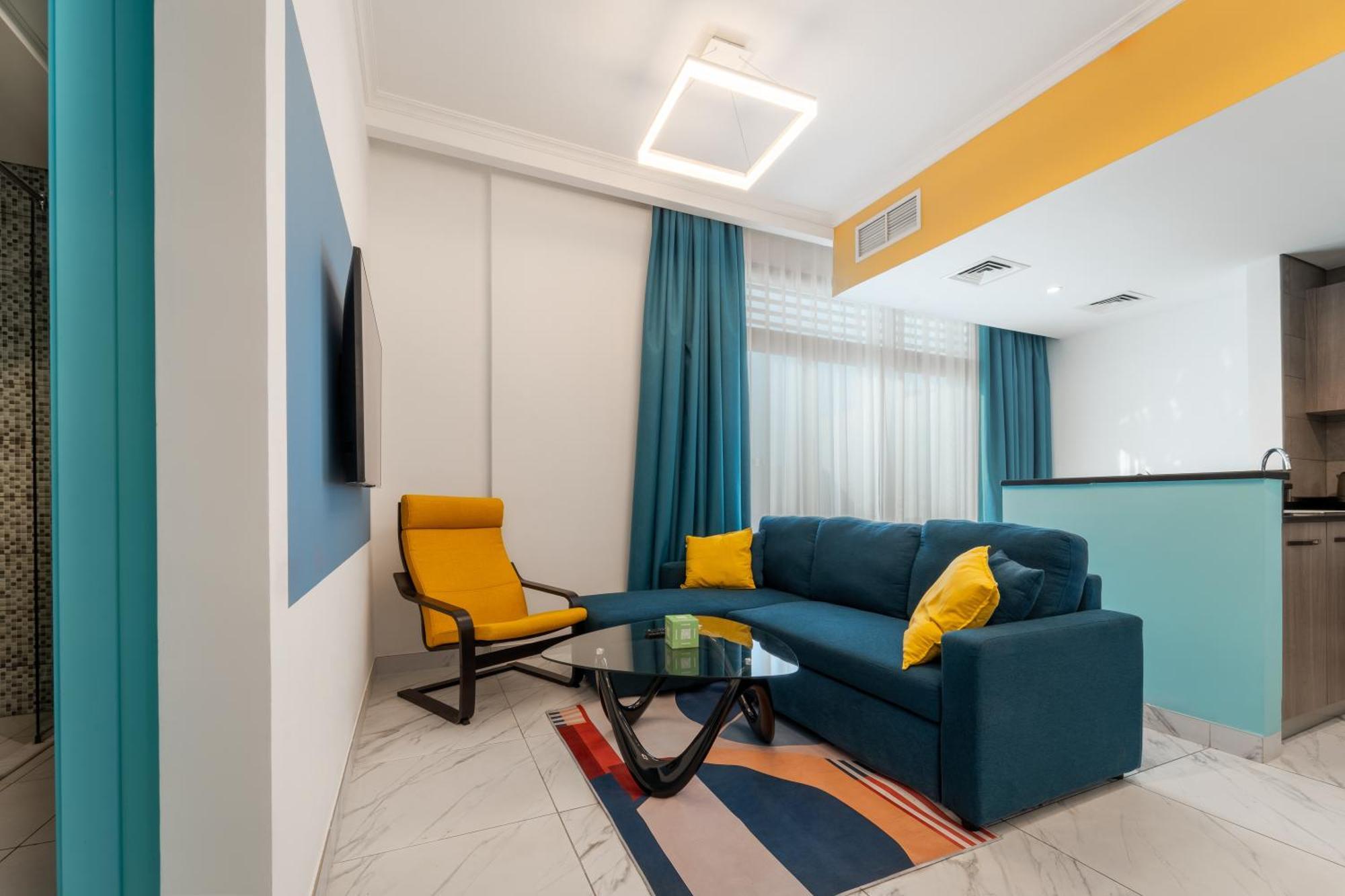 Izzzi Life Mint Aparthotel Dubai Bagian luar foto