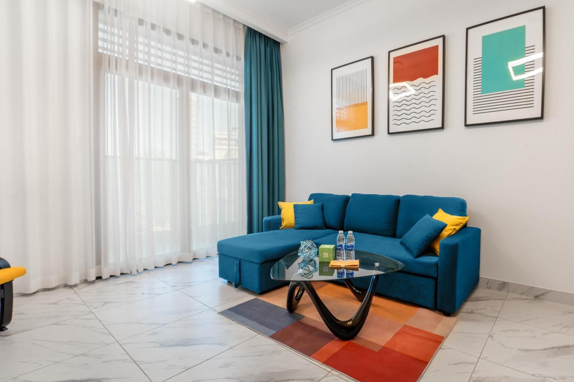 Izzzi Life Mint Aparthotel Dubai Bagian luar foto