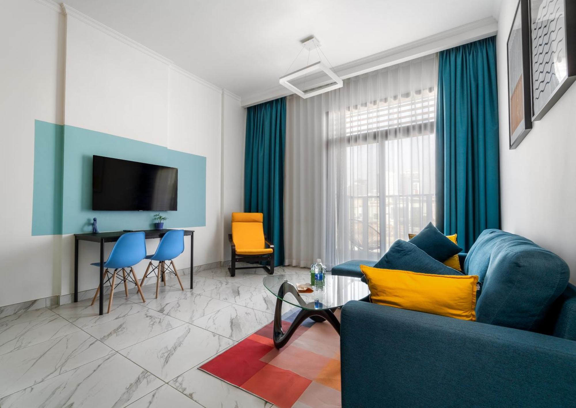 Izzzi Life Mint Aparthotel Dubai Bagian luar foto