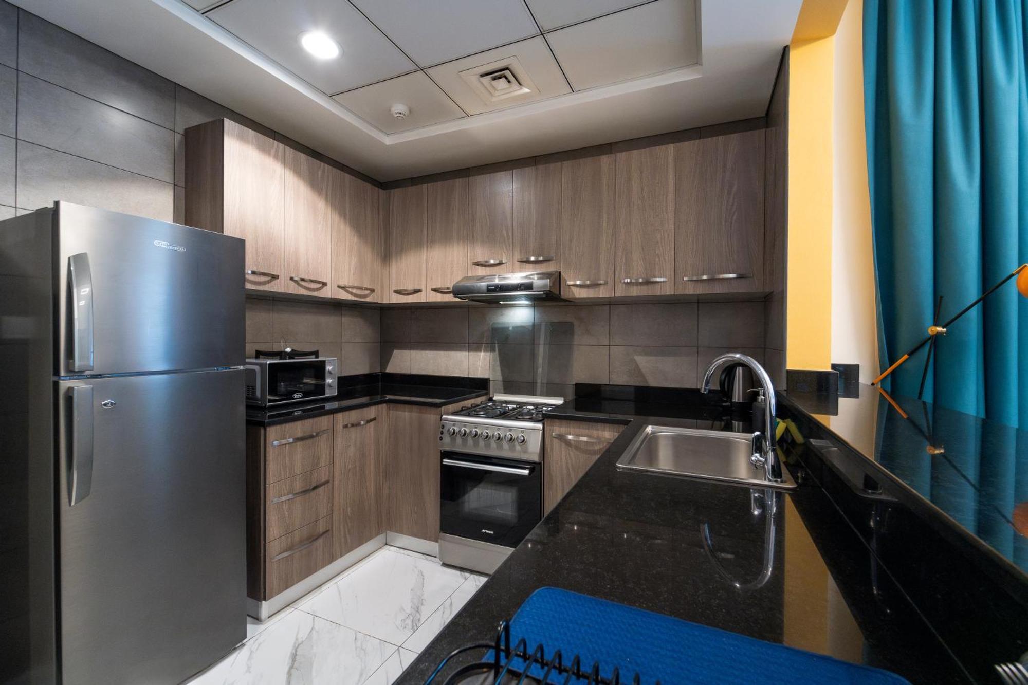 Izzzi Life Mint Aparthotel Dubai Bagian luar foto