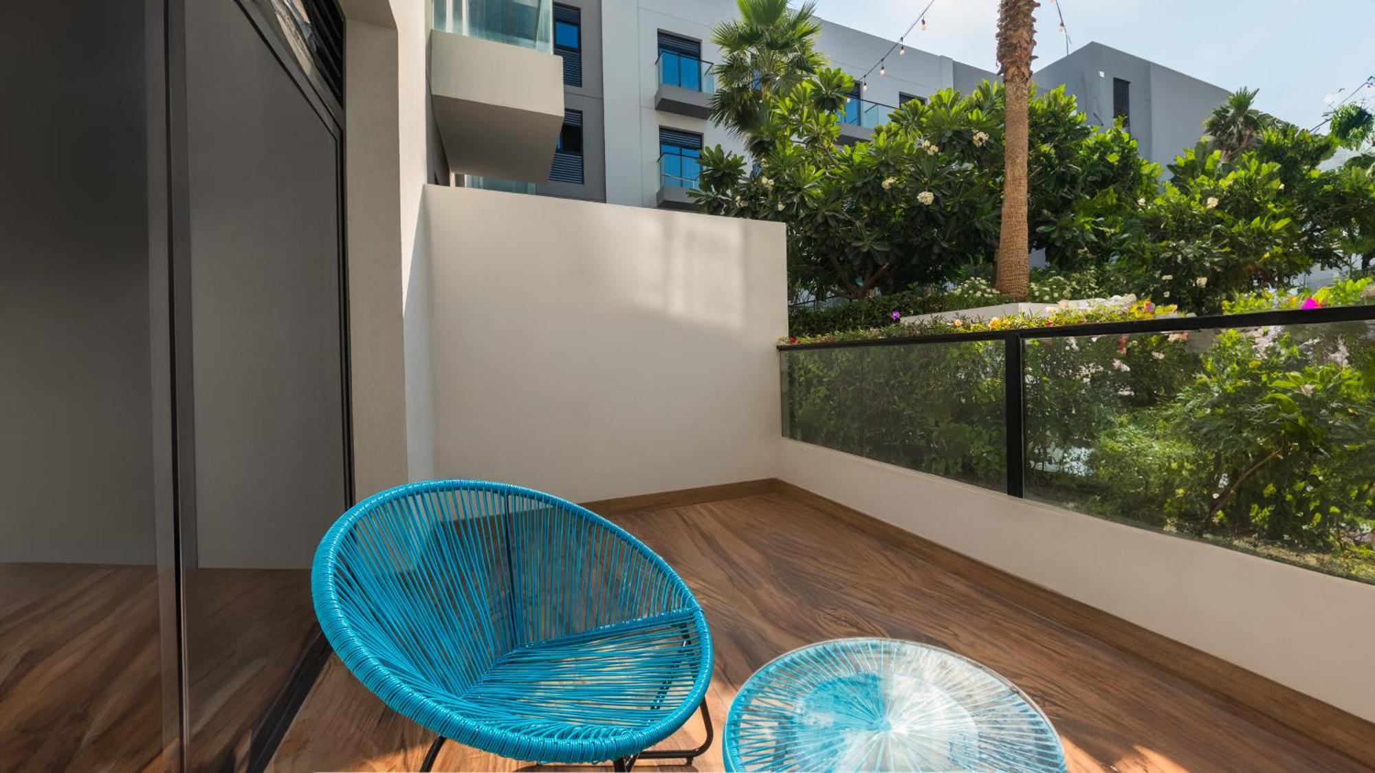 Izzzi Life Mint Aparthotel Dubai Bagian luar foto
