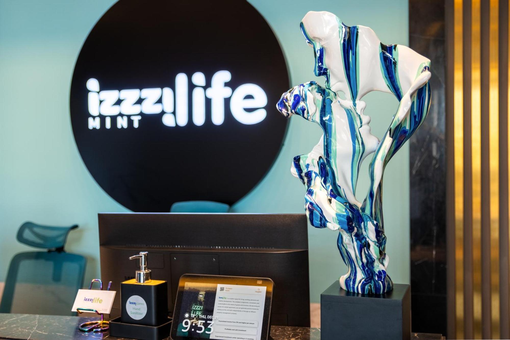 Izzzi Life Mint Aparthotel Dubai Bagian luar foto